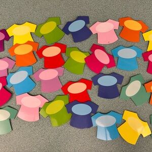 Set of 28 magnetic t-shirts dry erase wipe off magnets